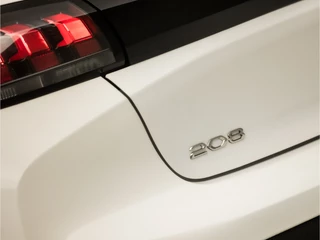 Peugeot 208 (APPLE CARPLAY, GROOT NAVI, 360 CAMERA, LM VELGEN, SPORTSTOELEN, PARKEERSENSOREN, CRUISE, NIEUWE APK, NIEUWSTAAT) - afbeelding nr 27
