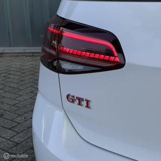 Volkswagen Golf Volkswagen Golf 2.0 TSI GTI Performance BOMVOL / Pano / ACC - afbeelding nr 15