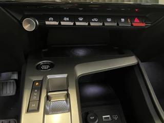 Peugeot 408 Peugeot 408 1.2 PureTech Allure Pack 130 Automaat | Comfort Pakket, Ergo comfort stoel , Electrische stoelverstelling LV, stoelverwarming | Camera | Navigatie | Climate Control | Dab | Led | Parkeer sensoren - afbeelding nr 27