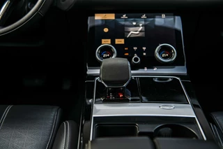 Land Rover Range Rover Velar Land Rover Range Rover Velar 2.0 P400e SE Hybride | Panodak | Massage | Meridian 3D | Trekhaak | 20 inch | - afbeelding nr 37