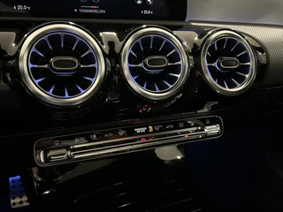 Mercedes-Benz A-Klasse Mercedes-Benz A-Klasse 250e AMG// Panoramadak // Memory // MultiBeam LED // Keyless // Magno Grijs // Augmented - afbeelding nr 28