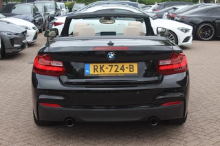 BMW 2 Serie BMW 2 Serie Cabrio M240i xDrive High Exe. M Sport / Camera / Leder / Harman Kardon / 18'' / Keyless / Navigatie / Stuurverwarming / DAB / Windscherm / Stoelverwarming / Cruise Control - afbeelding nr 17