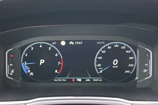 Volkswagen Touran Volkswagen Touran 1.5 TSI DSG R-Line / 7Pers./Panodak /trekhaak wegkl./ACC/Side-as - afbeelding nr 21