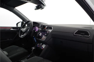 Volkswagen Tiguan Volkswagen Tiguan 1.5 TSI R-Line > IQ.Light/trekhaak/20 inch Suzuka/Black Style Design-pakket... - afbeelding nr 5