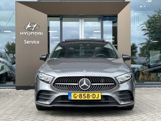 Mercedes-Benz A-Klasse Mercedes-Benz A-Klasse 180 Business Solution AMG | Panoramadak | Trekhaak | Night pakket - afbeelding nr 4