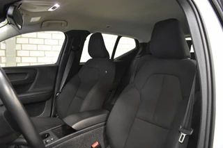Volvo XC40 Volvo XC40 T2 129 Aut. Momentum Core | Park Assist | Navigation Tech - afbeelding nr 3