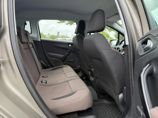 Peugeot 2008 Peugeot 2008 1.2 PureTech Urban Cross 2e Eigenaar,Navi,110pk,Clima,Cruise,Trekhaak,Pdc,Nieuwe Apk bij Aflevering - afbeelding nr 8