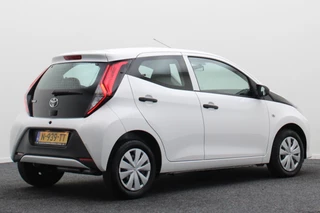 Toyota Aygo Toyota Aygo 1.0 VVT-i x-fun 5-Deurs, Airco, Cruise, Bluetooth, Elektrische Ramen, DAB, Xenon - afbeelding nr 18