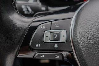 Volkswagen T-Roc Volkswagen T-Roc Cabrio 1.5 TSI R-Line ACC VIRTUAL COCKPIT STOELVERWARMING AUTOMAAT LEDER CAMERA - afbeelding nr 14