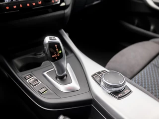 BMW 1 Serie Automaat (GROOT NAVI, M PAKKET, HARMAN/KARDON, ALCANTARA SPORTSTOELEN, ADAPTIVE CRUISE, GETINT GLAS, PARKEERSENSOREN, NIEUWSTAAT) - afbeelding nr 10