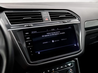 Volkswagen Tiguan 150Pk Automaat (PANORAMADAK, DIGITAL COCKPIT, APPLE CARPLAY, ELEK SPORTSTOELEN, LEDER, STOELVERWARMING, CAMERA, GETINT GLAS, KEYLESS, LED, ELEK ACHTERKLEP, PARKEER ASSISTENT, NIEUWSTAAT) - afbeelding nr 33