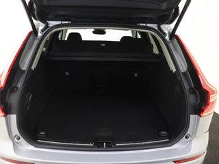 Volvo XC60 Volvo XC60 T8 AWD Plus Dark | Panoramadak | 360° Camera | Dodehoekdetectie - afbeelding nr 34