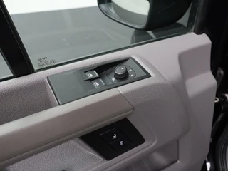 Volkswagen Crafter Volkswagen Crafter 2.0TDI 140PK L3H3 | 3000Kg Trekhaak Afneembaar | Camera | Airco | Betimmering | 3-Persoons - afbeelding nr 8