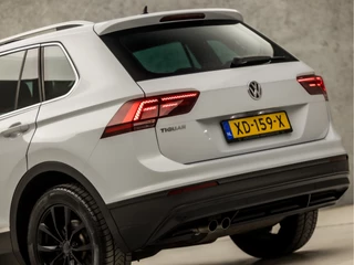 Volkswagen Tiguan Volkswagen Tiguan 1.5 TSI ACT Sportline Business 150Pk Automaat (PANORAMADAK, APPLE CARPLAY, GROOT NAVI, LED KOPLAMPEN, KEYLESS, LEDEREN SPORTSTOELEN, STOELVERWARMING, ADAPTIVE CRUISE, ELEK ACHTERKLEP, GETINT GLAS, NIEUWSTAAT) - afbeelding nr 13