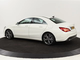 Mercedes-Benz CLA Mercedes-Benz CLA-klasse 180 Urban | Stoelverwarming | Sportstoelen |  Navigatie | Park Assist | Full LED | Half leder | Cruise control | Airco | Bluetooth - afbeelding nr 2
