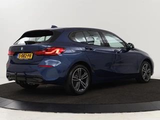 BMW 1 Serie BMW 1-serie 118i Intro Ed. | Carplay | Full LED | Sportstoelen  | Navigatie | Climate control | Bleutooth | PDC | Trekhaak | Sfeerverlichting - afbeelding nr 34