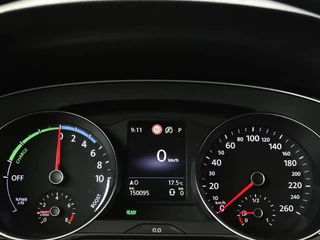 Volkswagen Passat Volkswagen Passat 1.4 TSI GTE | Stoel & stuurverwarming | Camera | Carplay | Trekhaak | Adaptive cruise | Standkachel | Navigatie | Full LED - afbeelding nr 36