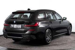 BMW 3 Serie BMW 3 Serie Touring 330e 292 PK xDrive High Executive M-Sport - Automaat | Dig. Cockpit | Cruise | Stoelverw. | PDC | 360 Camera | NAV + App. Connect | ECC | Elek. Klep | DAB | LM 18