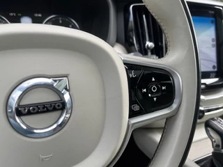 Volvo XC60 Volvo XC60 2.0 D4 AWD INSCRIPTION - PANO - 20 INCH - afbeelding nr 19