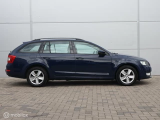 Škoda Octavia Skoda Octavia Combi 1.6 TDI Trekhaak CarPlay PDC Stoelverwarming - afbeelding nr 9