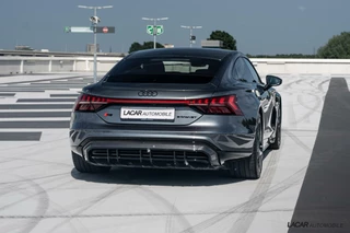 Audi e-tron GT Audi e-tron GT RS 598 pk I NP 186k I Carbon I RS design rood - afbeelding nr 11