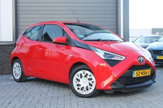 Toyota Aygo Toyota Aygo 1.0 VVT-i x-play - Automaat - All Seasonbanden - afbeelding nr 4