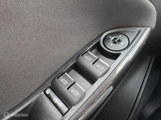 Ford Focus Ford Focus Wagon 1.0 Trend / Automaat / Keyless / Navigatie / etc - afbeelding nr 31