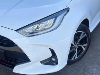 Toyota Yaris Toyota Yaris 1.5 VVT-i Style / Facelift / Apple carplay / Privacy glass - afbeelding nr 4