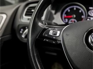 Volkswagen Golf Automaat (APPLE CARPLAY, GROOT NAVI, CLIMATE, CAMERA, STOELVERWARMING, SPORTSTOELEN, ADAPTIVE CRUISE, DAB+, NIEUWE APK, NIEUWSTAAT) - afbeelding nr 19