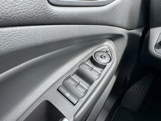 Ford Kuga Ford Kuga 1.5 Titanium Styling Pack | Pano | Navi | Stoel verw - afbeelding nr 5