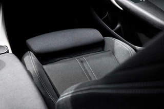 BMW 1 Serie BMW 1-serie 118i Sport AUTOMAAT/LED/GROOT SCHERM/SPORT STOELEN/ - afbeelding nr 18