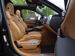 Porsche Cayenne Porsche Cayenne 3.0 S E-Hybrid 333PK PDK Sport Design / 2015 / LED *NAP* - afbeelding nr 14
