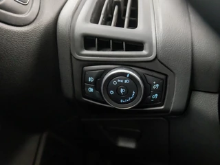 Ford Focus (APPLE CARPLAY, NAVIGATIE, LM VELGEN, PARKEERSENSOREN, SPORTSTOELEN, CRUISE, ELEK PAKKET, NIEUWSTAAT) - afbeelding nr 22