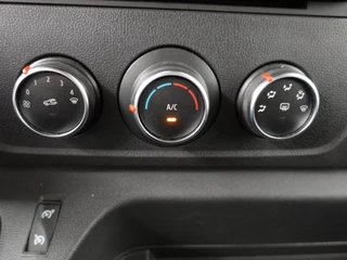Renault Master Renault Master T33 2.3 dCi 135PK L2H2 Work Edition Airco Cruise Control Camera Navi PDCA Trekhaak - afbeelding nr 40