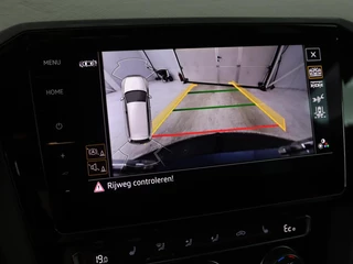 Volkswagen Passat Volkswagen Passat 1.4 TSI PHEV GTE | Panoramadak | Stoelverwarming |  Trekhaak | Side Assist | Camera | Carplay | Adaptive cruise | Park Assist | Matrix LED | Massage - afbeelding nr 19