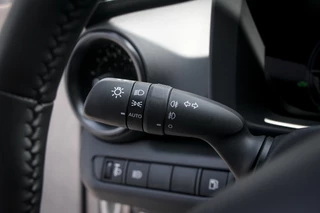 Toyota C-HR Toyota C-HR 1.8 Hybride 140 First Edition | Camera | Adaptive Cruise - afbeelding nr 26