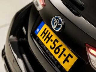 Toyota Auris Toyota Auris Touring Sports 1.8 Hybrid Sport Automaat (PANORAMADAK, NAVIGATIE, LEDER, STOELVERWARMING, CAMERA, SPORTSTOELEN, KEYLESS, LED KOPLAMPEN, NIEUWE APK, NIEUWSTAAT) - afbeelding nr 31