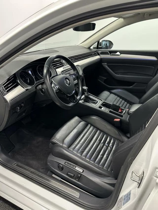 Volkswagen Passat Volkswagen Passat Variant 1.4 TSI GTE Highline|Leer|Pano| - afbeelding nr 16