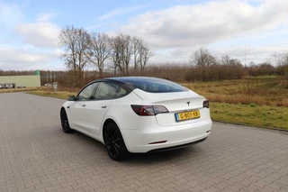 Tesla Model 3 Tesla Model 3 Long Range AWD 75 kWh black&white chrome delete uitstraling! autopilot dual motor stoelverwarming v+a panodak - afbeelding nr 4