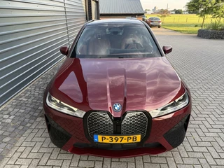 BMW iX BMW iX xDrive40 High Executive 77 kWh SOH 99% Led v+a Auto.inparkeren Pano - afbeelding nr 34
