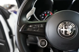 Alfa Romeo Giulia Alfa Romeo Giulia 2.0T Sprint | Veoce pack | | Panorama dak | | Schakel flippers | - afbeelding nr 26