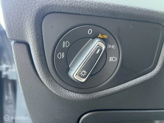 Volkswagen Touran Volkswagen Touran 1.5 TSI Highline 7p DSG*PANO-DAK*ACC*CAMERA* - afbeelding nr 26