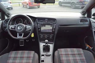 Volkswagen Golf Volkswagen Golf GTI 2.0 TSI 230pk PERFORMANCE Panodak/Dynaudio/Camera/Trekhaak afnb - afbeelding nr 4