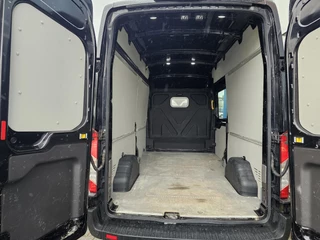 Ford Transit Ford Transit 350 2.0 TDCI L3H2 Limited 185pk Automaat | Xenon | Trekhaak | Navigatie | Camera | Stoelverwarming - afbeelding nr 10