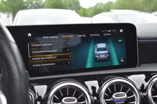 Mercedes-Benz A-Klasse Mercedes-Benz A-klasse 200 AMG Night Pano Multibeam Sfeer Memory - afbeelding nr 25