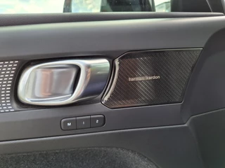Volvo XC40 Volvo XC40 B5 AWD R-Design Panoramadak | Trekhaak | H&K Audio | 360 Camera | - afbeelding nr 8