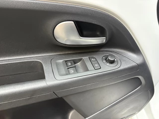 Volkswagen up! Volkswagen Up! 1.0 R-Line Clima Camera Cruise Winter Licht-en Zicht pakket LM - afbeelding nr 7