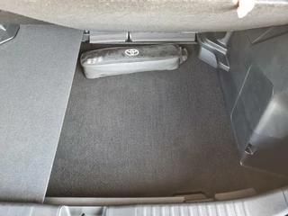 Toyota Yaris Cross Toyota Yaris Cross 1.5 Hybrid/Team-D/PDC/BSM/Elektr. Achterklep - afbeelding nr 33