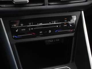 Volkswagen Polo Volkswagen Polo 1.0 TSI Move  Navigatie App Connect / Android Auto / Apple Carplay Climate Control Parkeer sensoren Lichtmetalen Velgen Dab Digitale Cockpit - afbeelding nr 3