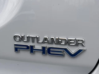 Mitsubishi Outlander Mitsubishi Outlander 2.0 PHEV Instyle+ 2e Eigenaar,Camera,Schuifdak,Navi,Leder,Stoelverwarming,Clima,Cruise,Lmv,Dealer Onderhouden,Apk tot 07-2025 - afbeelding nr 30